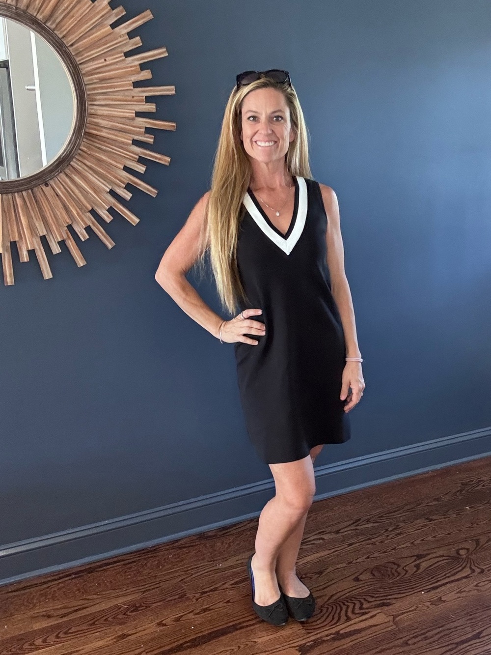 Rag & Bone Black Date Night V-Neck Mini Mod Shift Dress Medium Luxury slimming m